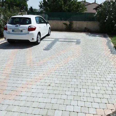 Les Du Triangle - D'hôtes Nîmes