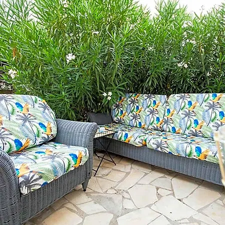 Les Du Triangle - D'hotes Bed & Breakfast 3*