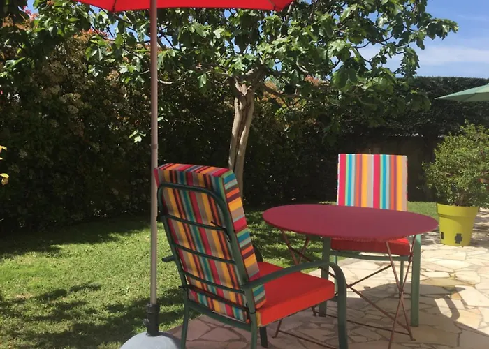 Les Du Triangle - D'hotes Bed & Breakfast 3*