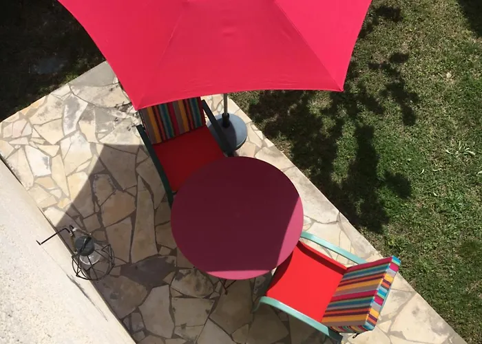 Les Du Triangle - D'hotes Bed & Breakfast Nimes